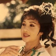 NSND Lệ Thủy tiết lộ mức cát -sê đi hát lần đầu tiên