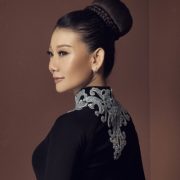 Nghệ sĩ Mỹ Uyên không thấy mình cô đơn dù chưa lên xe hoa