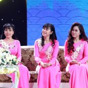 MC Quỳnh Hoa tiết lộ chiêu “nắm đầu chồng” dành cho cô dâu mới