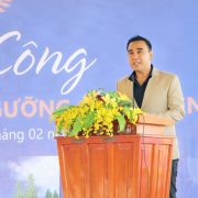Hồ Lệ Thu đến chúc mừng Quyền Linh khởi công xây dựng Khu văn hóa