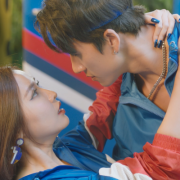 Bích Phương chào hè cùng màn khoe dáng nóng bỏng trong MV mới