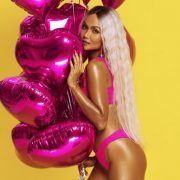 Sinh nhật tuổi 28, H’Hen Niê “chơi lớn” với bộ ảnh bikini nóng bỏng