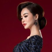 Kiều Ngân hóa quý cô quyền lực với áo dài Minh Châu