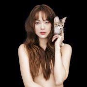 Minh Hằng bán nude mừng tuổi 33