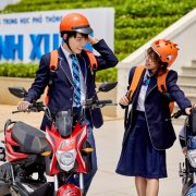 Đức Phúc hóa nam thần học đường trong phim ngắn đầu tay với Hậu Hoàng