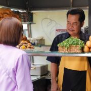 Bánh Mì Ông Màu lấy cảm hứng từ cuộc đời Color Man Bửu Điền