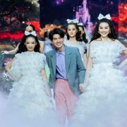 Sàn diễn cổ tích The Princess của NTK Nguyễn Minh Công ngập tràn cảm xúc