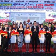 Minh Tuyết, Vũ Hà, Dương Triệu Vũ hội ngộ hát mừng khai trương cửa hàng Vua Biển