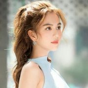 Ngọc Trinh phân trần khi bị soi mói chuyện giúp người miền Trung