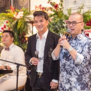 Mr Đàm lần đầu trổ tài MC trong tiệc khai trương Phố Xinh