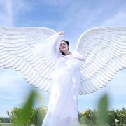 Cựu hoa hậu Amy Lê Anh về Tây Thiên Cổ Quán “sống ảo” cùng vợ chồng Quyền Lộc