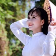 Kim Chi sau 5 năm: Thay đổi kinh ngạc, rinh nút bạc youtube và thành tích học xuất sắc
