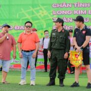 Lâm Vũ và Hội thiện nguyện Chân tình trao quà thiện nguyện