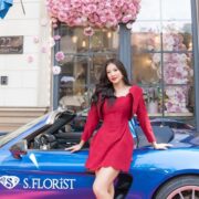 Á hậu Kim Duyên mở tiệm hoa tươi làm nức lòng dân Sài thành