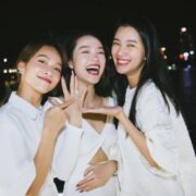 Khả Ngân giúp bạn trai Minh Hằng cầu hôn