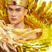 Nguyễn Hữu Anh rạng ngời hào khí khi diện trang phục dân tộc