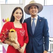 Thời trang sánh đôi ‘từ nhà ra phố’ của Linh Rin – Phillip Nguyễn