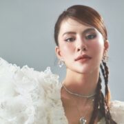 Hà Nhi cùng lúc có 3 video lọt top trending YouTube Việt Nam