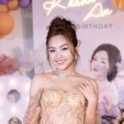 Nhan sắc tinh khôi ngọt ngào tuổi 18 của Khánh An