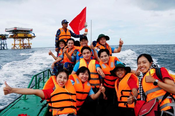 Trương Trần Anh Duy ra mắt MV Nguyện khắc họa ý chí người lính Hải quân