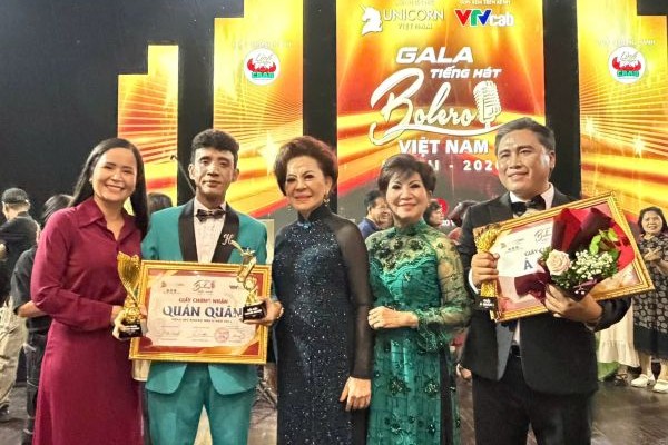 Phạm Công Hoàn đăng quang giải Quán quân dòng bolero trữ tình