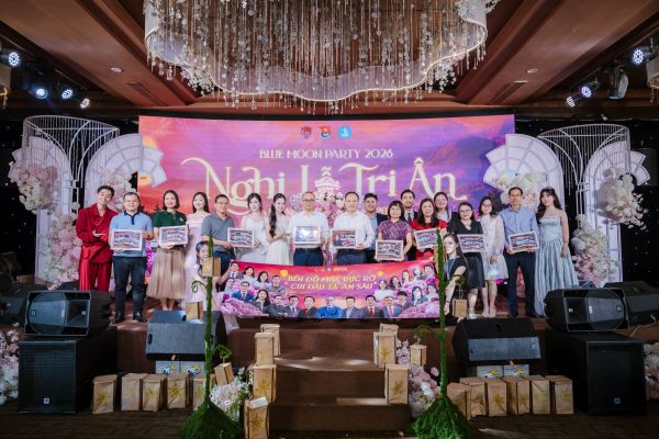 Blue Moon Party 2026: Khoảnh khắc tri ân và trưởng thành của sinh viên UEB