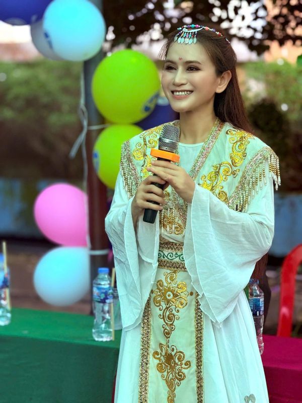 MC DV Quỳnh Lê: Khi yêu thương được đo bằng nụ cười trẻ thơ